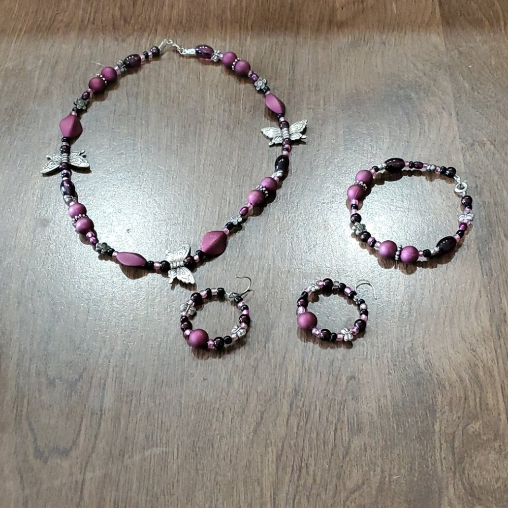 Necklace,  bracelet and earrings
